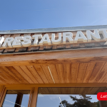 Lettres enseignes pour un restaurant en façade.