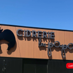 Enseigne extérieure en lettres découpées pour la Cidrerie Les Papas.