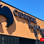 Enseigne extérieure en lettres découpées pour la Cidrerie Les Papas.