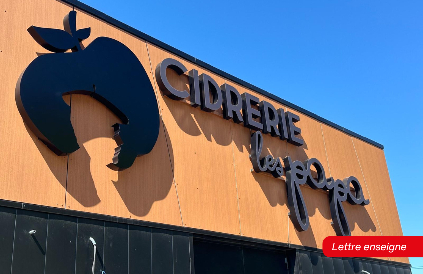 Enseigne extérieure en lettres découpées pour la Cidrerie Les Papas.