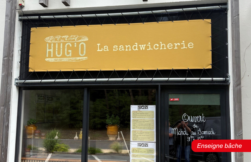 Bâches enseignes installées sur les façades de Hug’O.