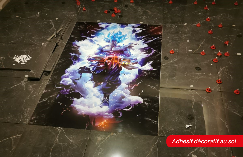 Adhésif décoratif posé au sol pour personnaliser un espace intérieur.